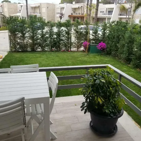 Garden Home, Lalzi Bay Σπίτι διακοπών Δυρράχιο