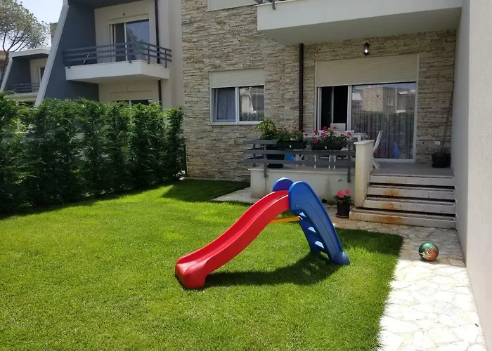 Garden Home, Lalzi Bay