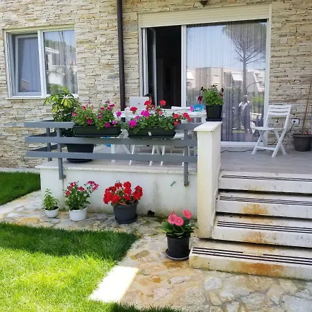 Ferienhaus Garden Home, Lalzi Bay *