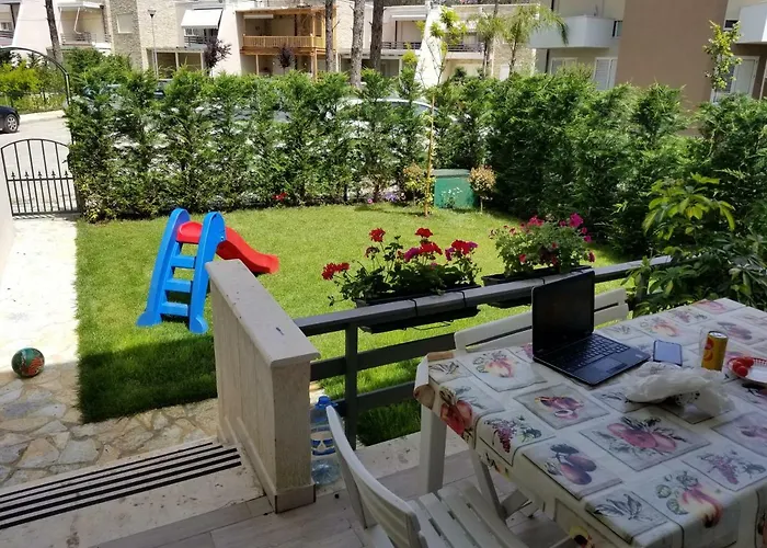 Garden Home, Lalzi Bay